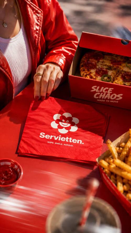 Servietten, Besteck & Zubehör mit Logo